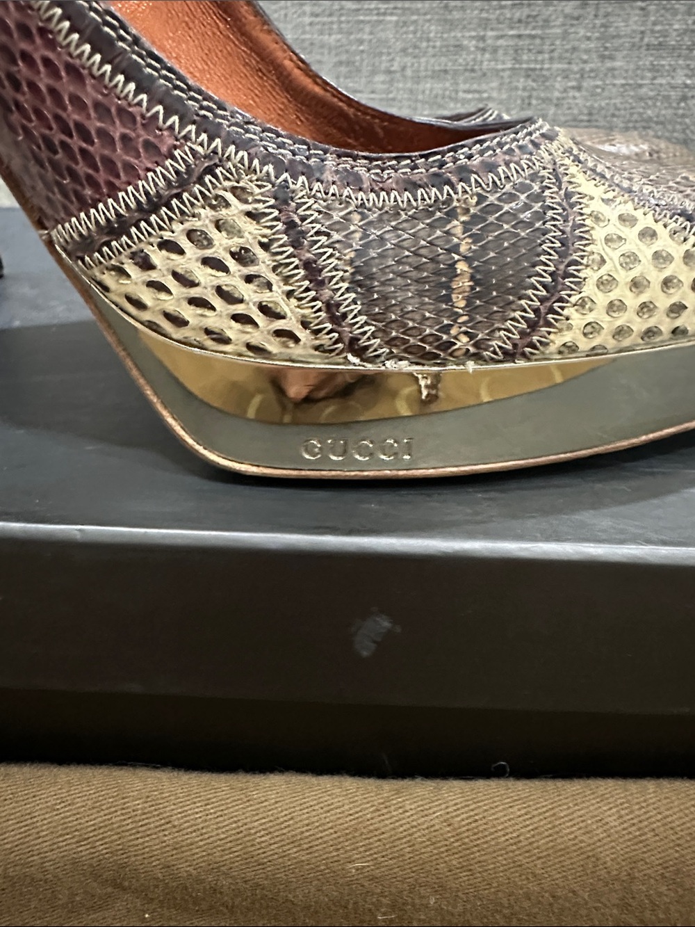 GUCCI Brown PURE SNAKE SKIN Pointed Toe Platform Pumps W/gold GUCCI - Picture 2 of 11